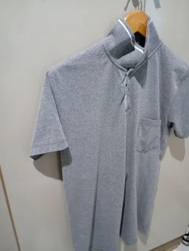 Camisa social masculina tamanho G com um ótimo tecido