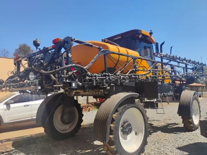 Pulverizador Valtra BS 2517 2021 700 horas