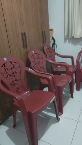 CADEIRA DE PLATICO