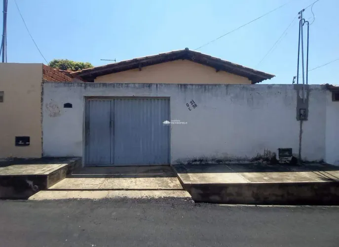 CASA À VENDA COM 03 QUARTOS NO LOTEAMENTO VAMOS VER O SOL