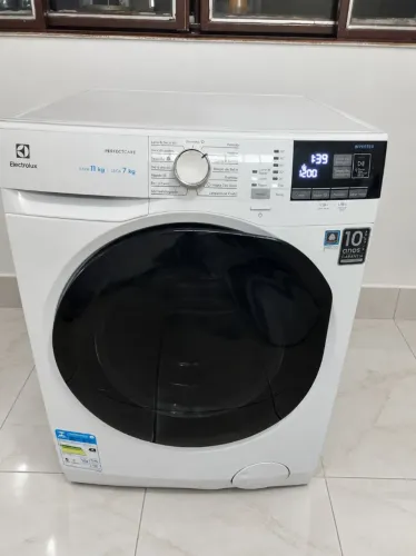 Lava e Seca Eletrolux 11 kgs