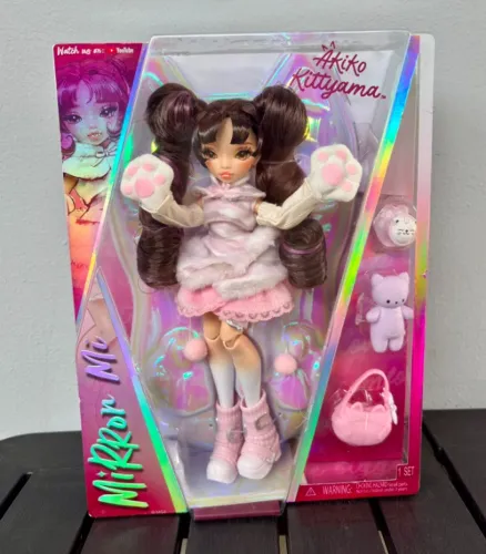 Boneca Mirror Mi Akiko Kittyama