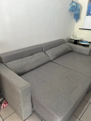     Sofá Retrátil Cinza 2,40m - Excelente Estado