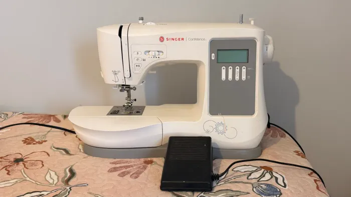 VENDO - MÁQUINA DE COSTURA SINGER CONFIDENCE
