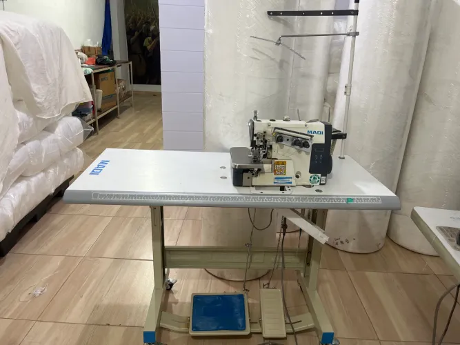 Máquina overlok 3 fios eletrônica