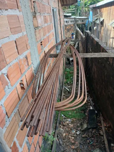 Vende 17 varas 3/8 de 12 metros 45,00 cada aceita cartão.