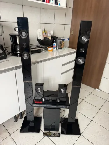 VENDO HOME THEATER 1000rms SUB DE 10 e 2 TORRES ACEITO CARTÃO
