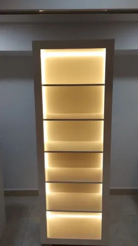 ESTANTE LINDA COM LED!!!