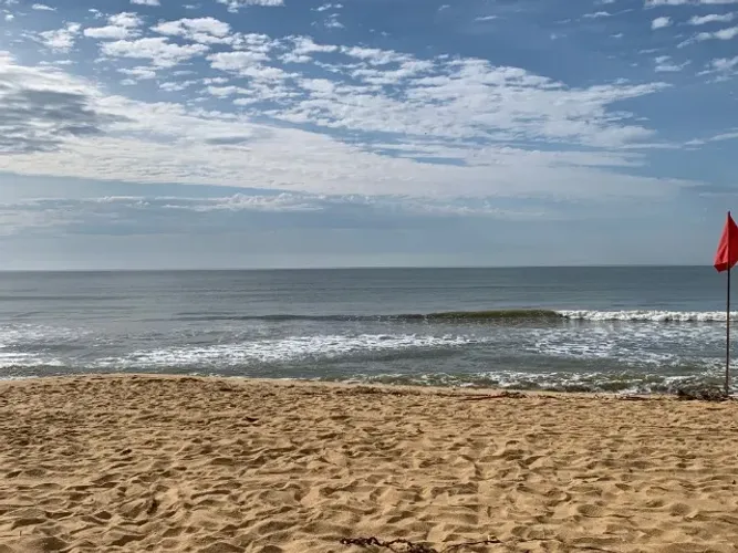 terro a venda em unamar no residencial Santa Margarida 2, de frete para praia.