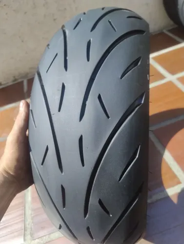 Pneu traseiro 200/55 R16 metzeler Cruiseitec original mais que meia vida Harley Davidson
