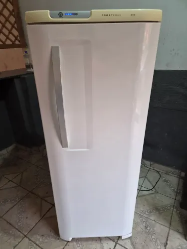 Geladeira Electrolux semi nova (entrego anapolis)