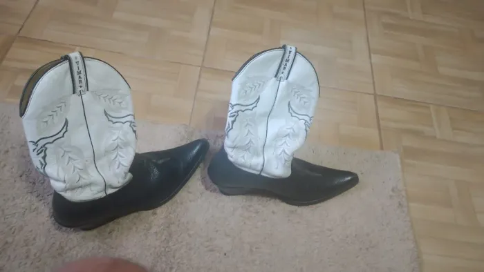 Vendo bota de couro