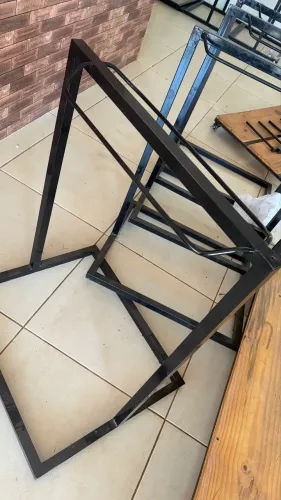 Cavalete de ferro