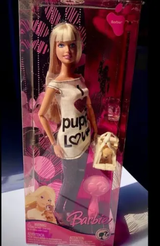 Barbie I Love T-Shirt: Puppy Love original  (modelo M9337), Mattel (2008).