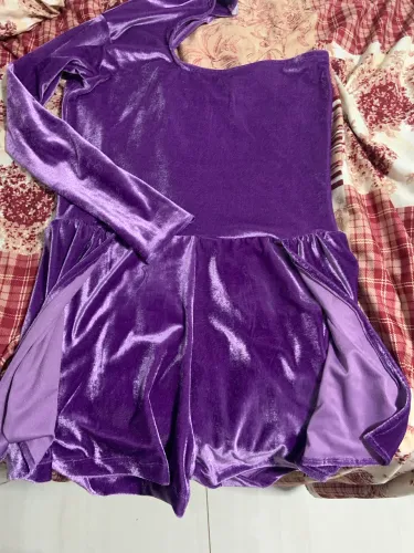 Vendo macaquinho de 15 anos roxo 