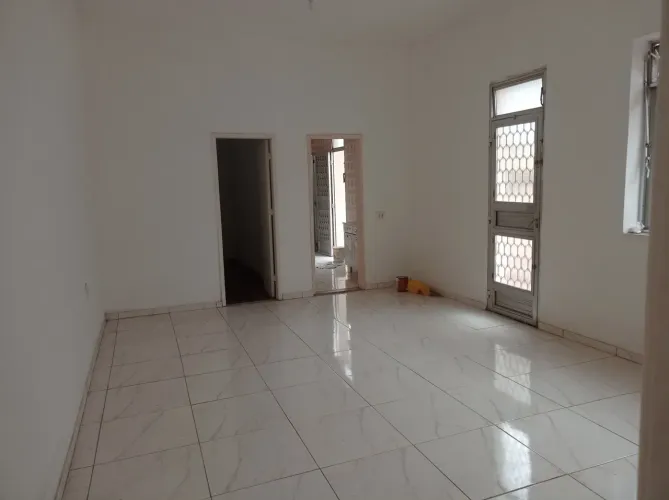 Alugo uma casa e uma quitinete no Meier