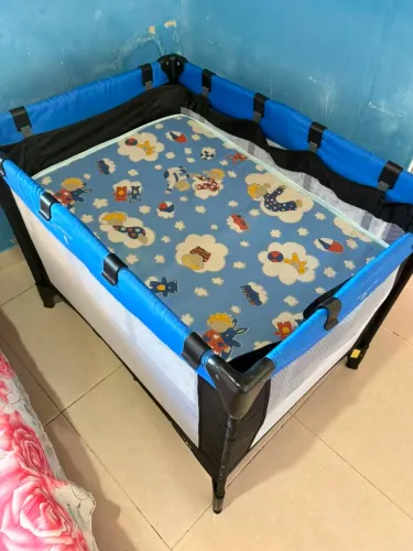 Vende se um chiqueirinho Semino nunca usado