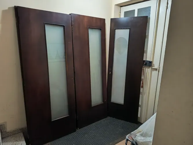 Portas de Madeira Maciça.
