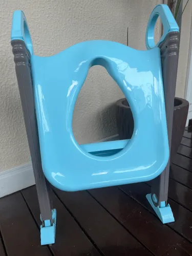Assento redutor com escada infantil marca Buba