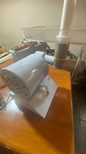 Máquina de moer + Canhão pra encher linguiça