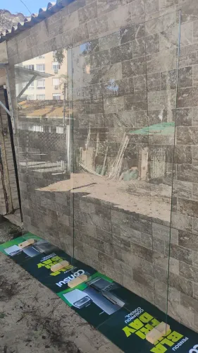 Vidros temperado fixo + porta