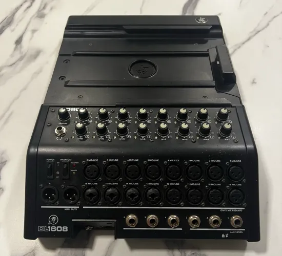 Mesa digital Mackie Dl1608 - 16 canais - 6 aux - App