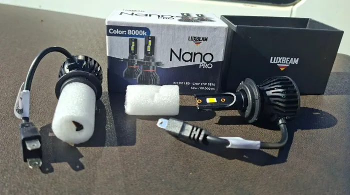 Lâmpadas de Led Nano H7 8000k novas 