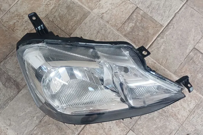 Farol LD Etios