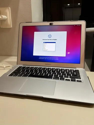 MacBook Air 13" (2017) - 128 GB SSD / 8 GB RAM