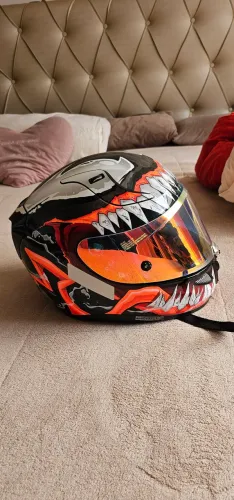 Capacete hjc marvel venon