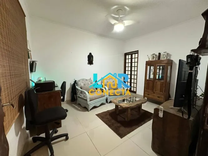 Casa com 3 dormitórios à venda, 110 m² por R$ 579.000 - Vila Guilhermina - Praia Grande/SP