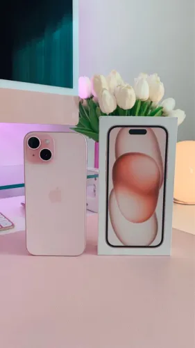 Iphone 15 rosa 128 gb bateria 87% já está no menor valor o celular 