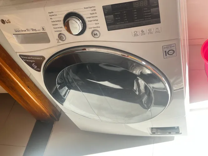 Lava e seca LG Inverter Direct Drive 11 kg (lavagem) / 6 kg (secagem)