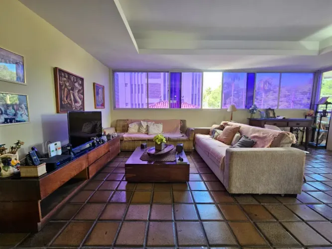 Apartamento no Derby com 150m2, 3 quartos/ suíte + dependência por 499mil!