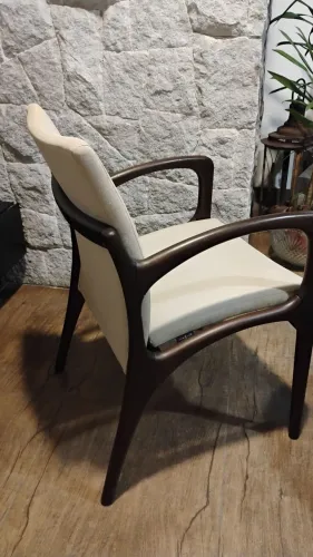 Poltrona Dinna 148 design Jader Almeida