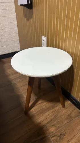 Mesa de canto retrô