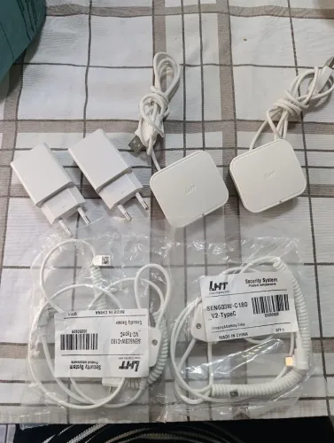 Kit Antifurto Para Celular E Tablet LHTT (Base + Cabo USB-C)