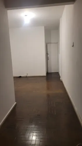 Quarto & Sala na Glória