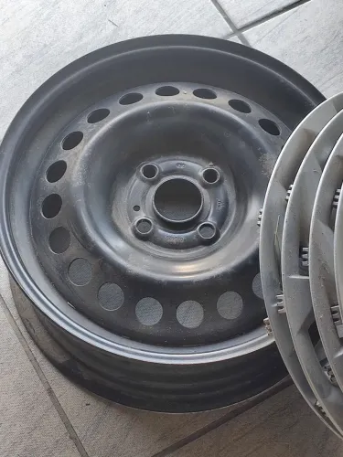 Rodas de Ferro + Calotas Originais HB20