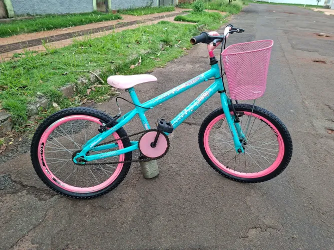 Bicicleta infantil aro 20 boas condições de uso
