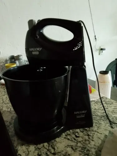 Vendo batedeira muito boa