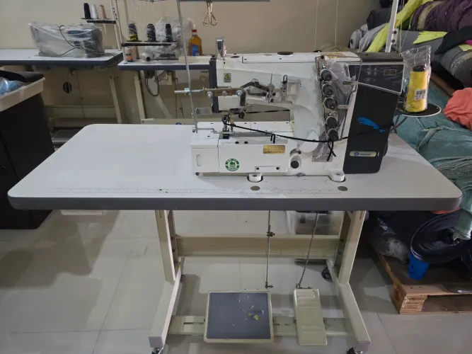 Maquina de costura galoneira