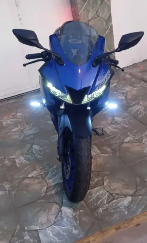 Vendo R15 único dono moto impecável. Está abaixo da Fipe pra sair logo