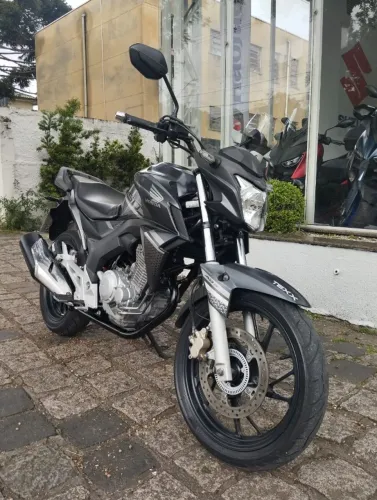 modelo Honda CB twister 250