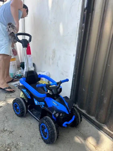 Vendo Quadriciclo infantil elétrico
