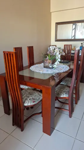Mesa 6 Cadeiras e Buffet