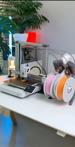 Impressora 3D novinha, 7 meses de uso
