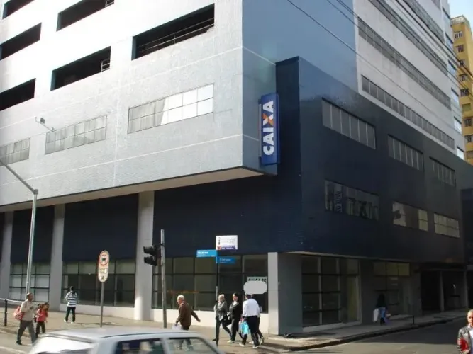 Ponto comercial/Loja/Box para aluguel tem 314 metros quadrados em Centro - Curitiba - Para