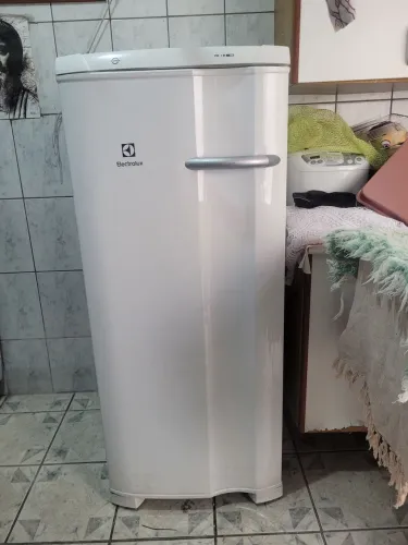 Freezer Eletrolux FE 18