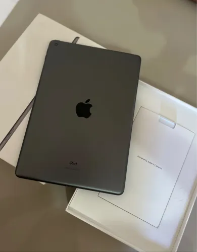 iPad 64g 9 geração